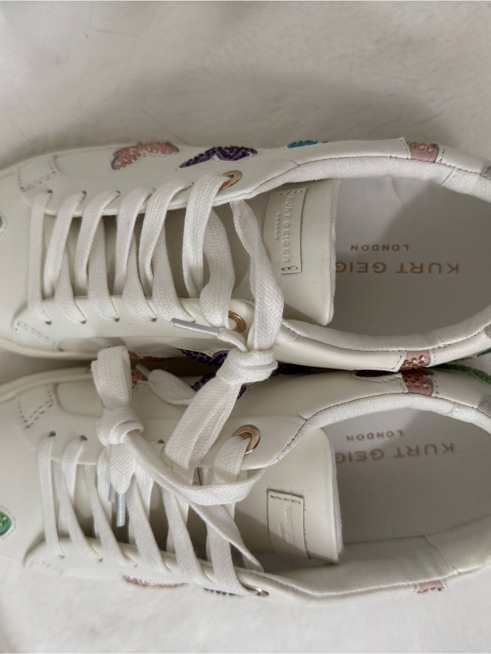 8 Kurt Geiger White Leather Floral Accent Sneakers
